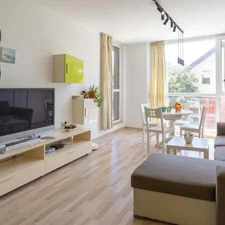 Apartament Sunny Flat With Pool *