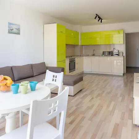 Apartamento Sunny Flat With Pool *