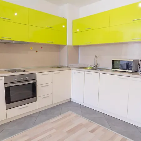 Sunny Flat With Pool Apartament