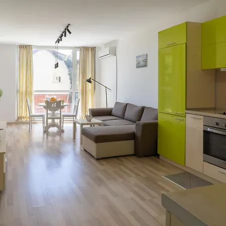 Apartament Sunny Flat With Pool *
