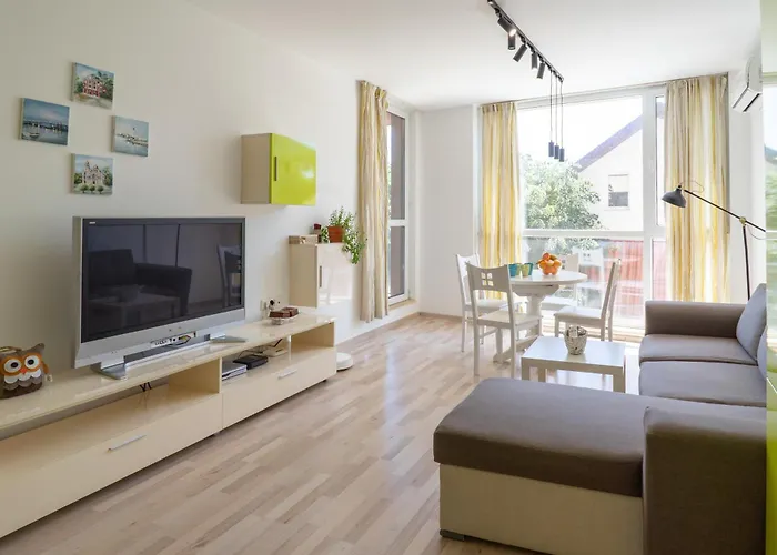 Apartamento Sunny Flat With Pool *