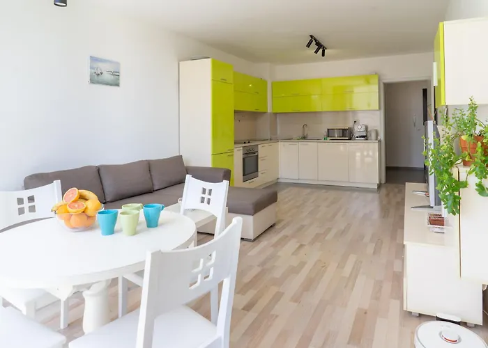 Apartamento Sunny Flat With Pool *