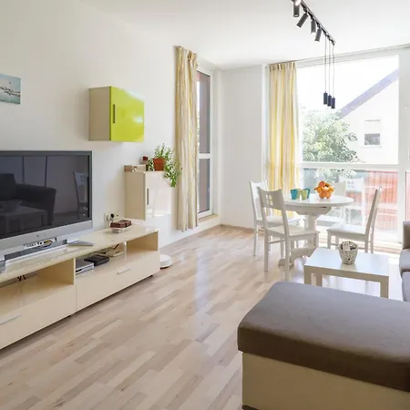 Sunny Flat With Pool Apartment Varna