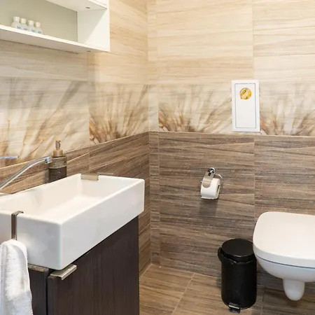 Apartment Sunny Flat With Pool *