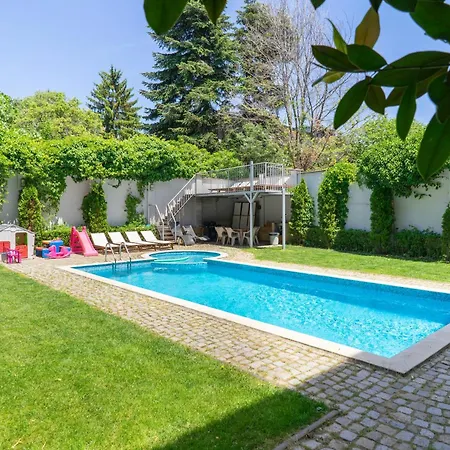 Sunny Flat With Pool Апартаменти *